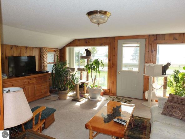 16086 Us Hwy 2, Cooks, MI 49817